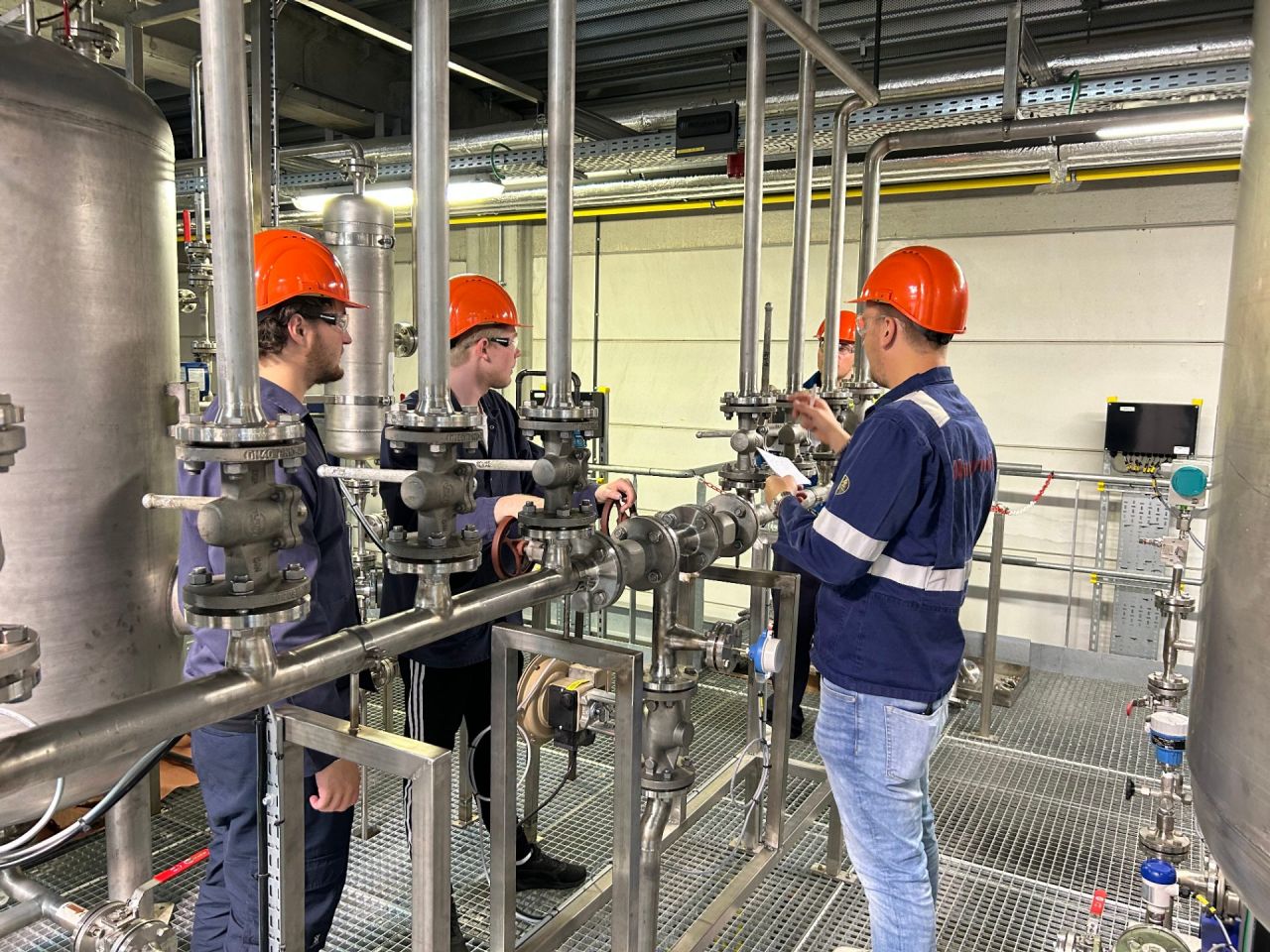 Cursisten van ACTA PRO in de lesomgeving.